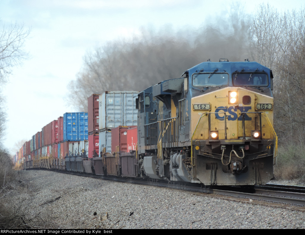 CSX 162 on I162